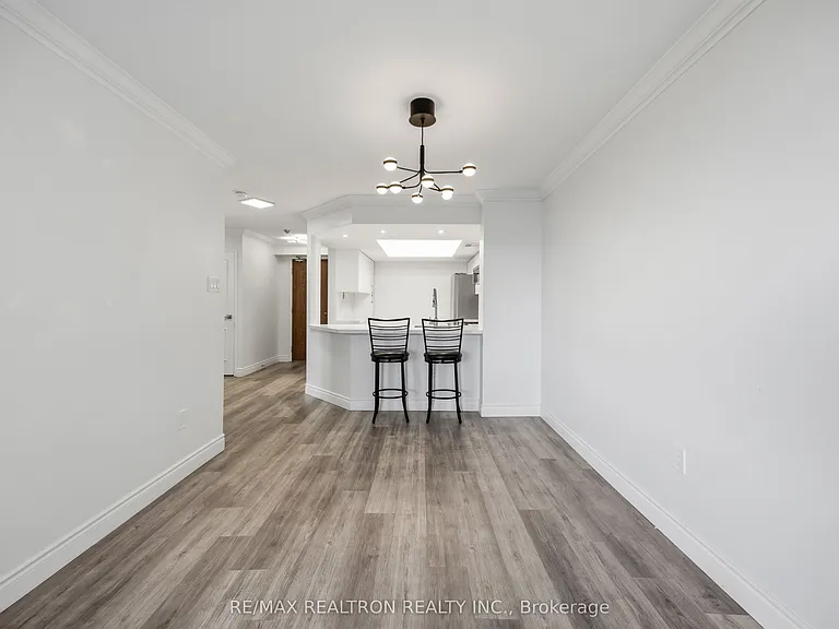 7440 Bathurst St #608 — Photo 8