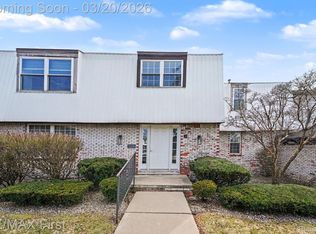 31120 Hunters Dr #98, Farmington Hills, MI 48334