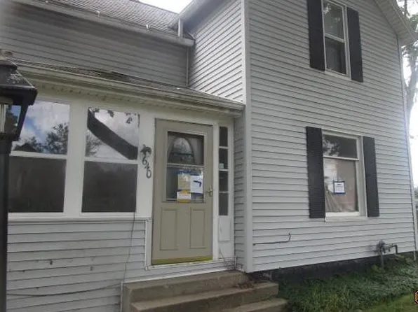 640 N 7th St, Niles, MI 49120