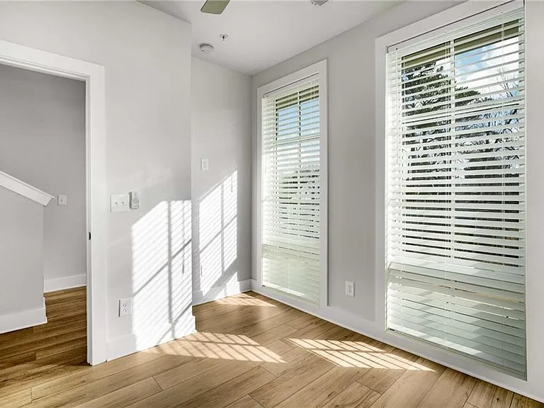 1293 Longreen Ter NW #4 — Photo 4