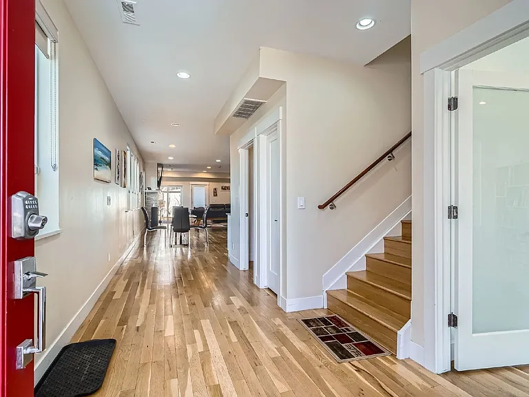 2142 Julian St — Photo 3