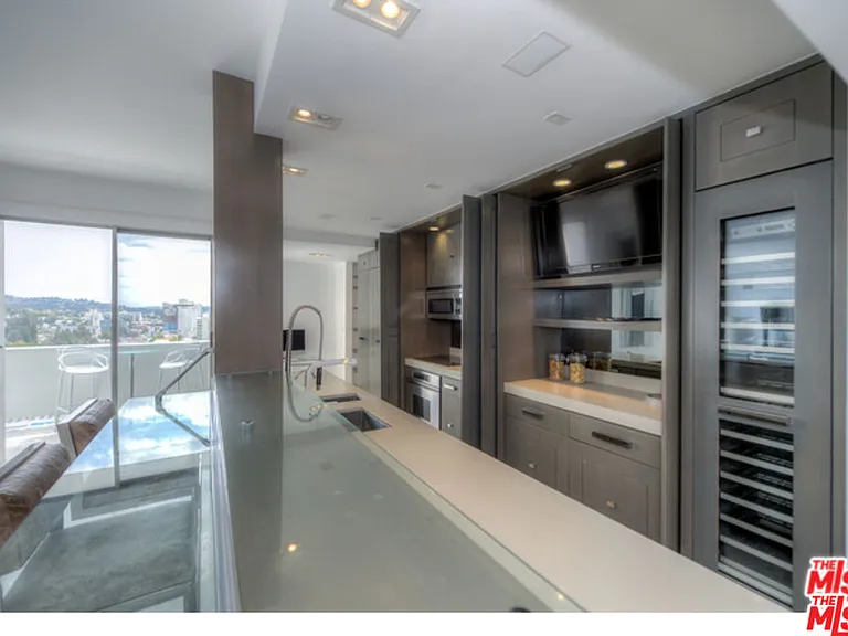 7250 Franklin Ave #1207 — Photo 32