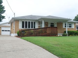 4912 Swaps Ln, Louisville, KY 40216