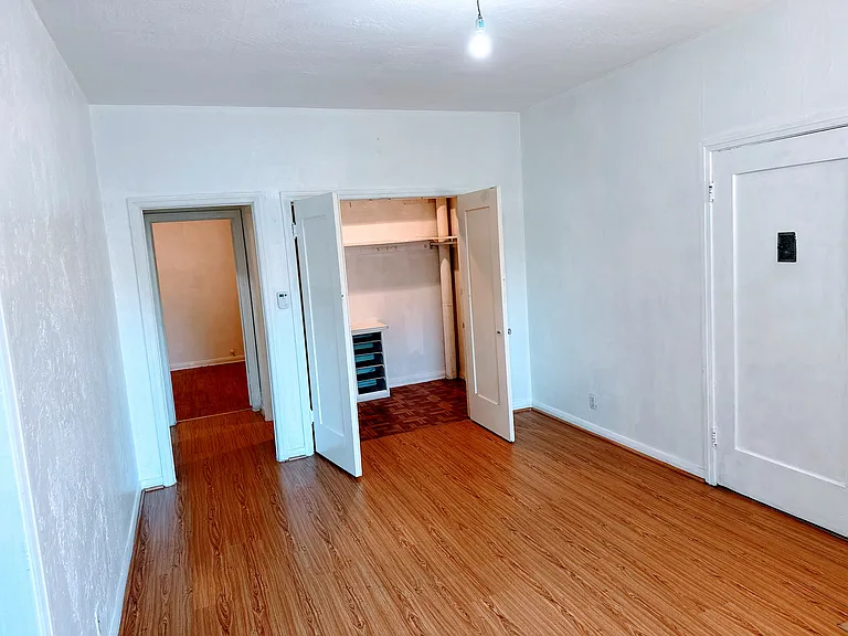 122 S Cedar St #6 — Photo 6
