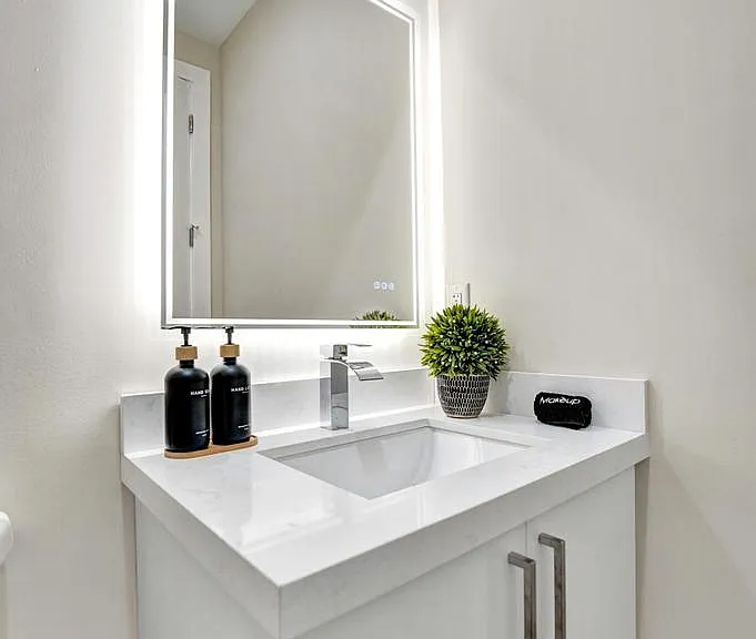 1103 NE 16th Ter #1 — Photo 16