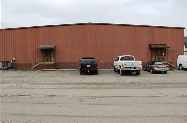 1st image of 305 N 1st St