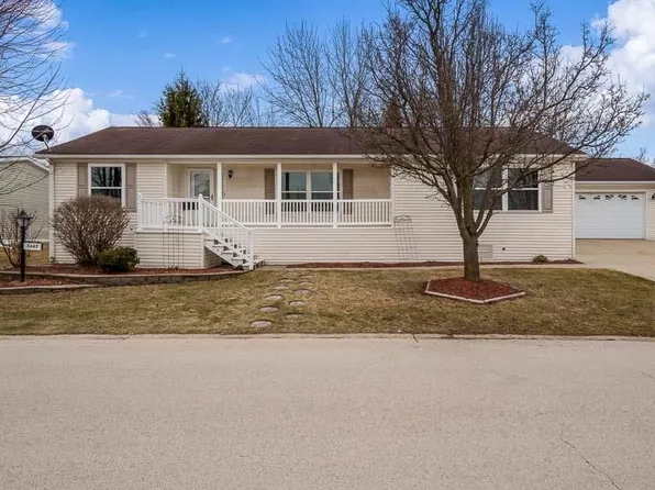 5647 Buttercup Ln, Machesney Park, IL 61115