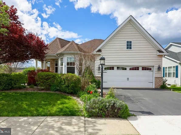 2 Candlebrook Ln, Oley, PA 19547