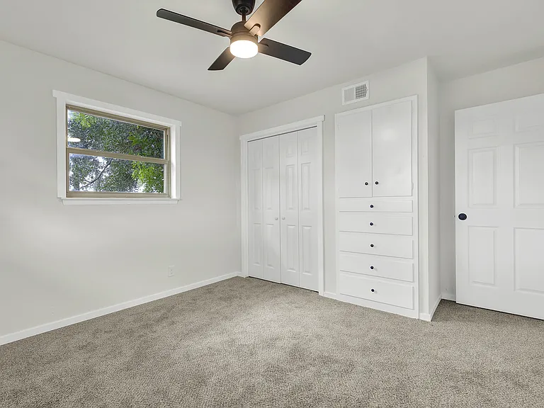 129 Young Ave — Photo 21
