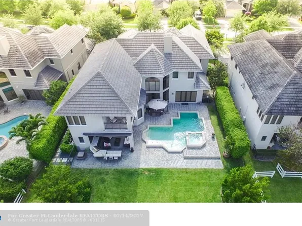 9018 Stone Pier Dr, Boynton Beach, FL 33472