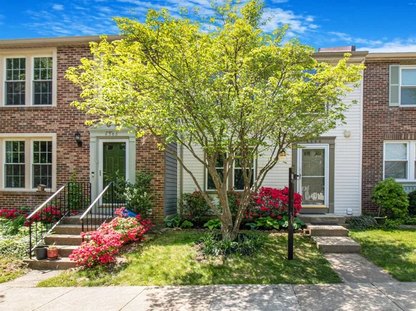 6366 Generals Ct, Centreville, VA 20121