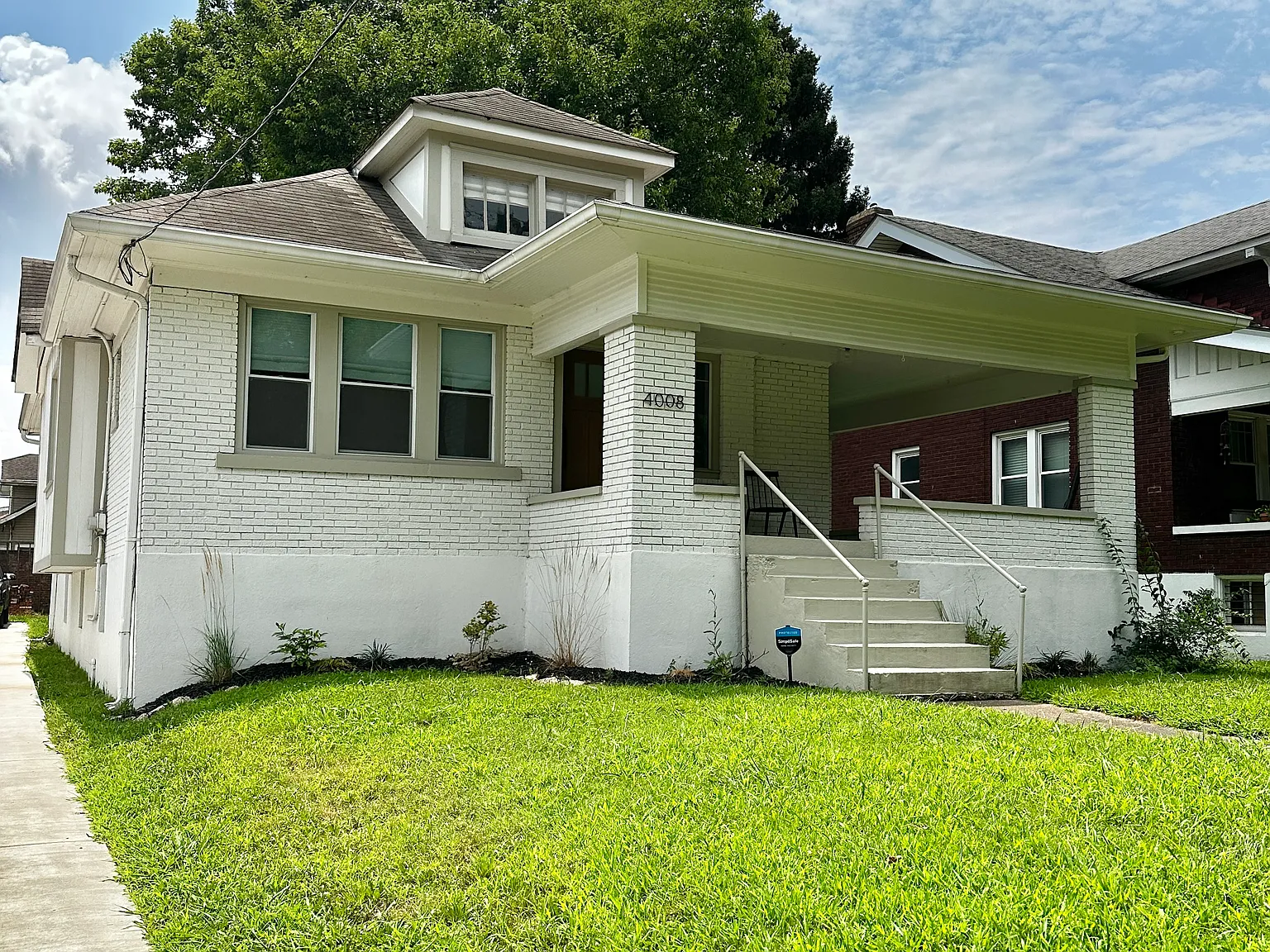 4 bed, 2200 sqft, $2,300 — Photo 2