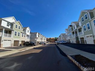 2 Depot Way, Green Brook, NJ 08812