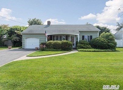 3rd image of 12 Huron Ave