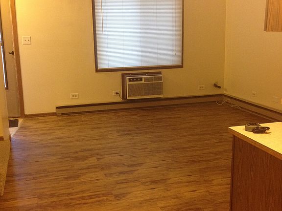 2nd image of 629 Oriole Ct