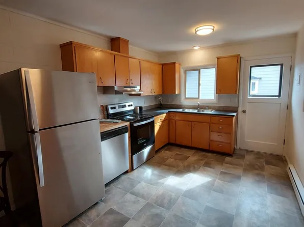 214 2nd St #2, Lynden, WA 98264