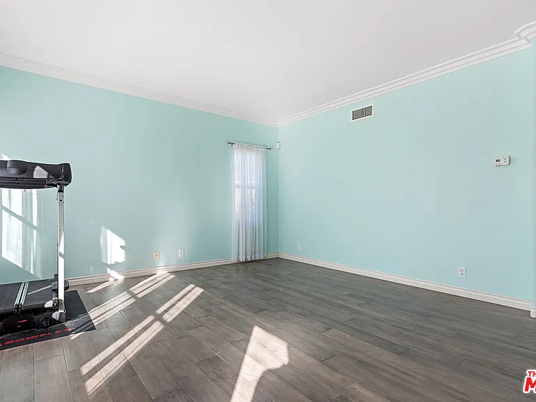 24310 Belford Ct — Photo 44