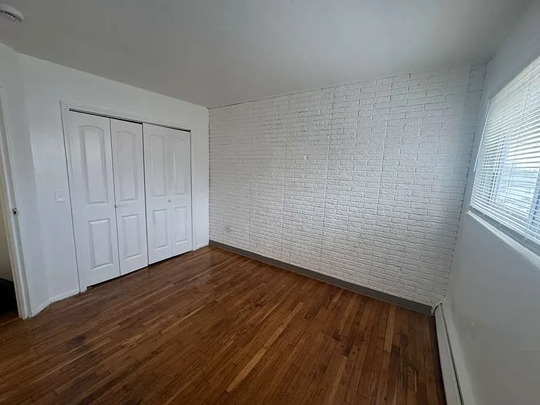 Georgetown Apartments — Photo 6