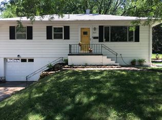 827 N 76th St, Omaha, NE 68114