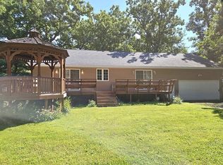 428 Hickory Rd, Guttenberg, IA 52052