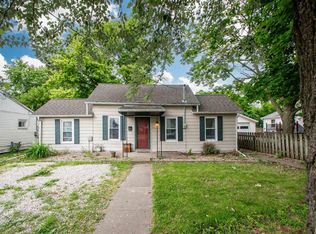 183 W Court St, Farmington, IL 61531