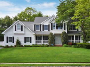 2 Shannon Dr, Woodbury, NY