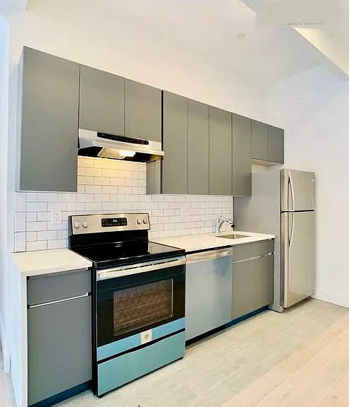 346 Stanhope St #2 — Photo 1