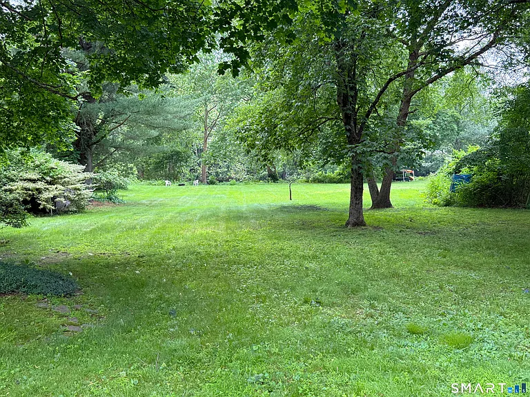 1657 Farmington Ave — Photo 8