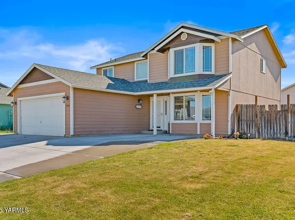 205 N Glacier St, Moxee, WA 98936