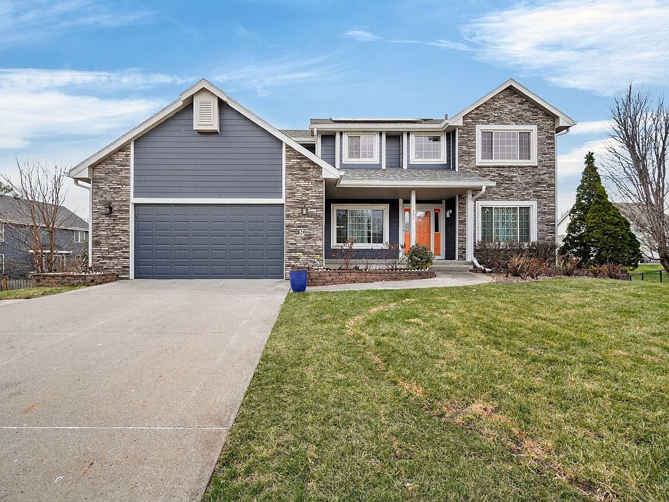 1st image of 206 NW Springbrooke Ct