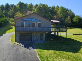 216 River Bottom Ln, Galax, VA 24333