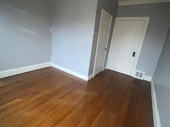 4th image of 3637 E 149th St #2