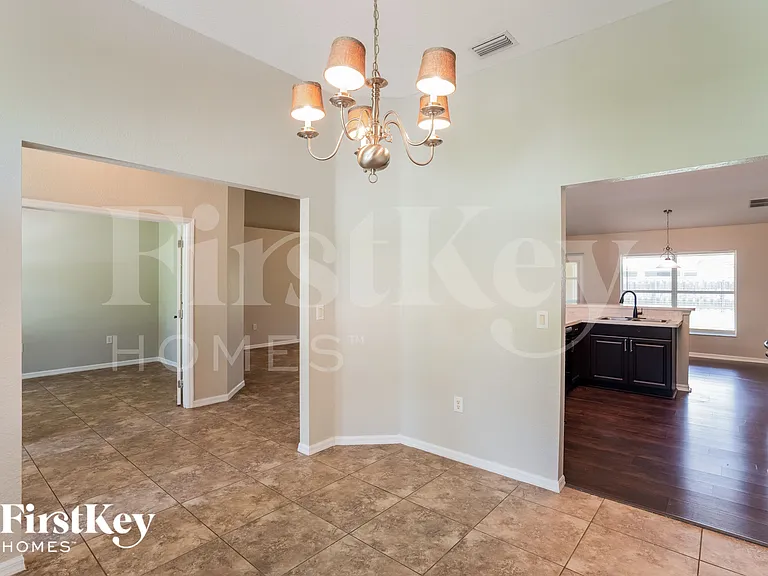 3102 Lucaya Ave — Photo 5