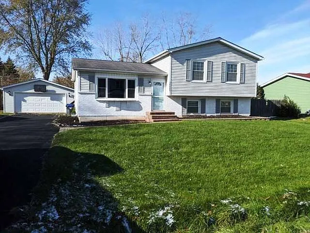 38662 N Cedar Ave photo 1
