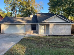 508 Forest Creek Dr, Lufkin, TX 75901