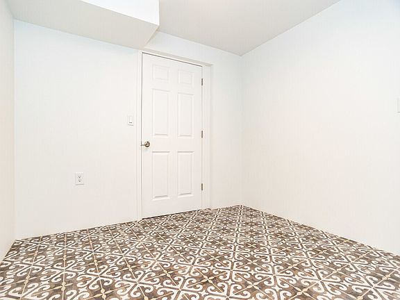 4th image of 5417 N Glenwood Ave #G