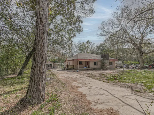 24786 Pecan Dr, New Caney, TX 77357