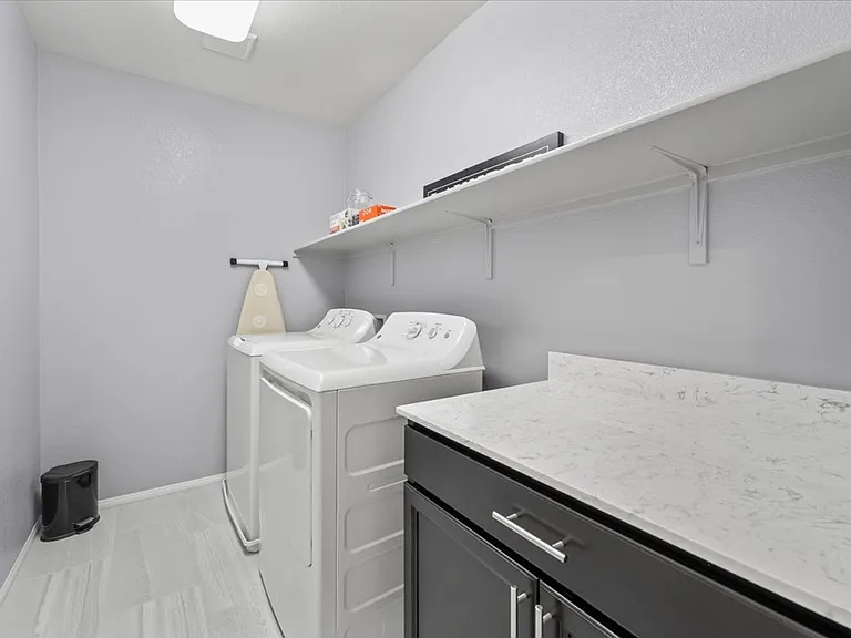 8524 Blazing Desert Ave — Photo 31