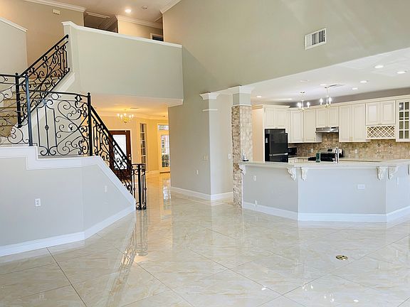4th image of 6207 Harrison Ct Unit 1