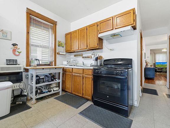 5th image of 4100 N Kimball Ave