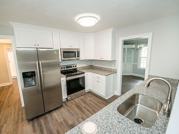 2nd image of 913 Glenda Cres
