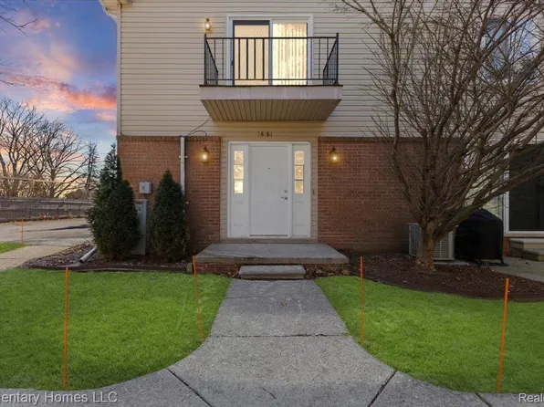 38181 Bradwood Ct, Harrison Township, MI 48045