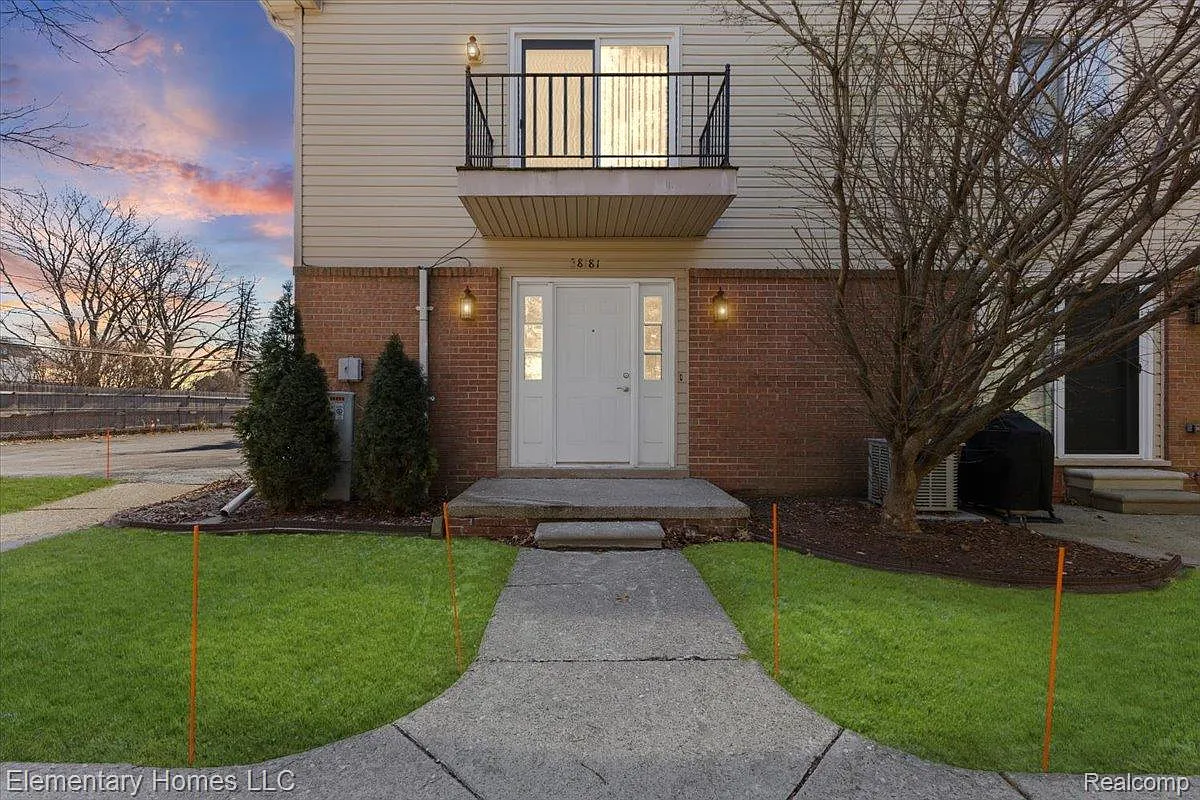38181 Bradwood Ct photo 1