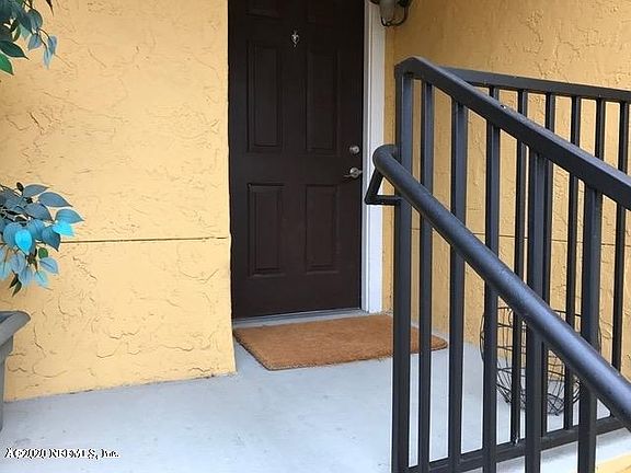 2nd image of 831 Shoreline Cir