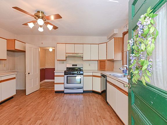 4th image of 354 Washington St