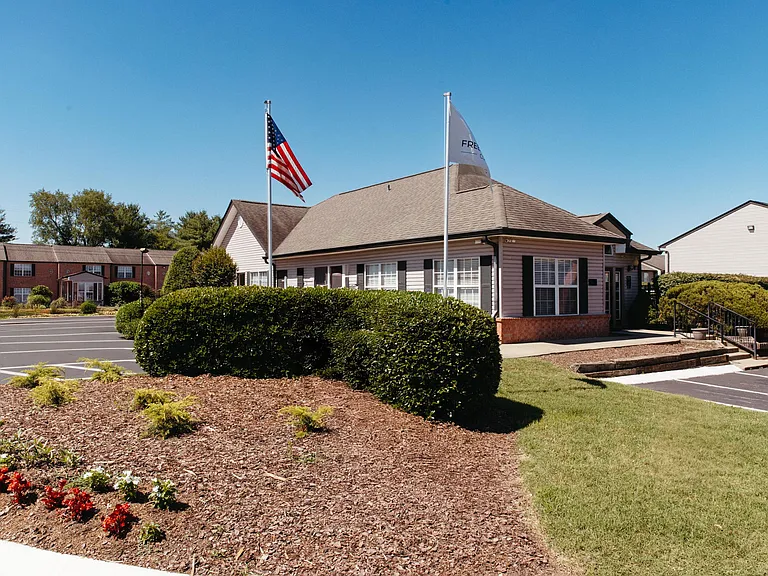 Greentree Pointe — Photo 19
