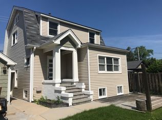 3832 N Paris Ave, Chicago, IL