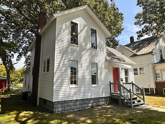 3rd image of 305 S Sterling St