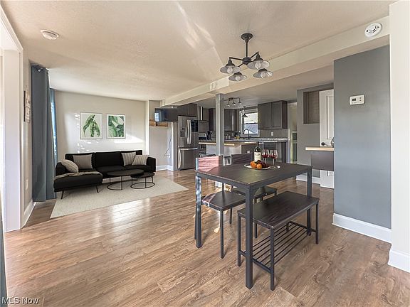 5th image of 514 Rosegarden Dr NE