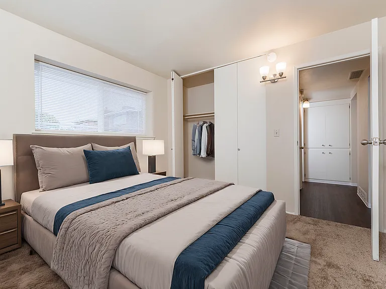 1 Bedroom 575 Sq Ft l Staged Bedroom